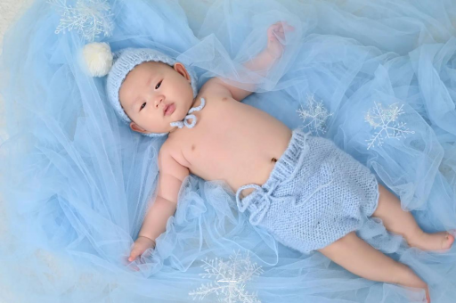 海东宝宝要不要穿袜子